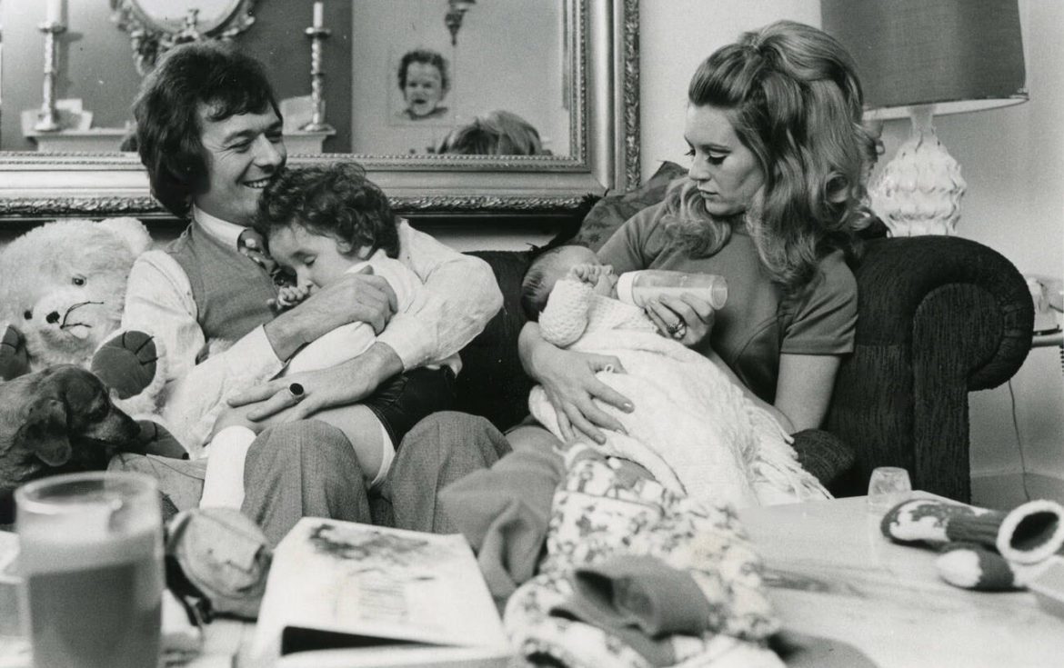 Singer Allan Clarke with his wife Jenny and their children Timothy at left and Toby in October 1969