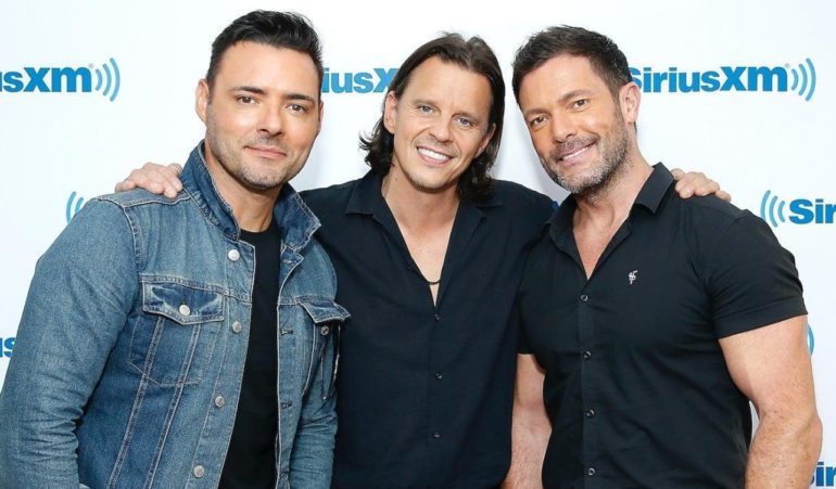 British band BBMak released their new single ‘Painting Lights’.