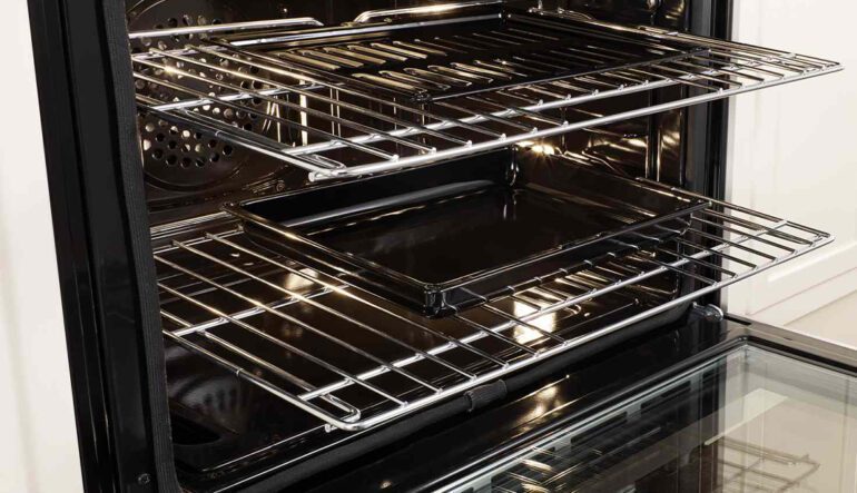 Angela's Top Tip for a Sparkling Oven